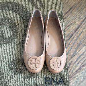 Tory Burch Beige Flats with Iconic Logo